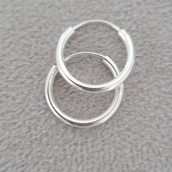 925 Sterling Silver Hoop Earrings - Picture 3 of 13